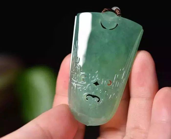 带您了解什么是仿古翡翠_纹饰_时期_线条