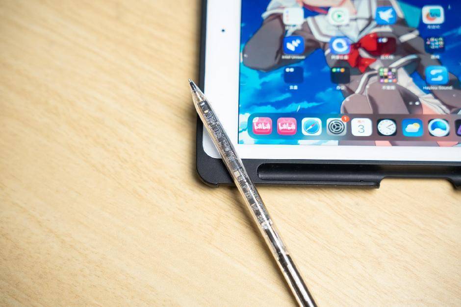 一刻鐘充電,一週繪畫:西聖pencil2電容筆磁吸無線充電