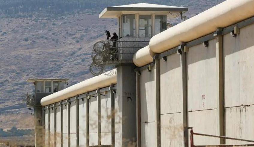 以色列监狱"拉皮条"事件:长官为套取情报,让犯人侵犯女狱警_希拉_事情