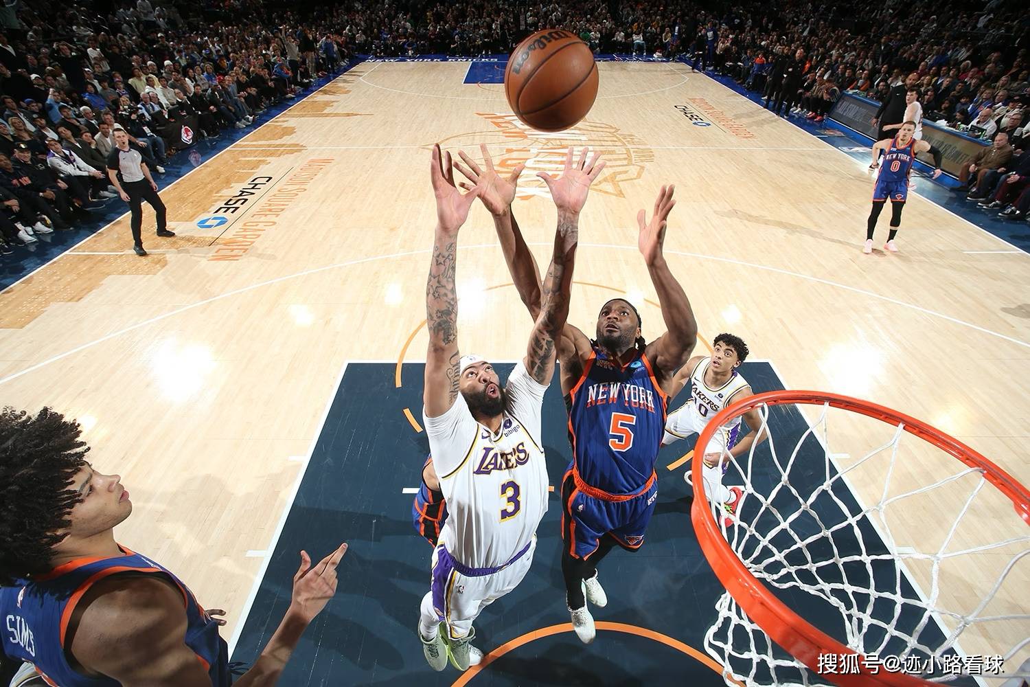 詹皇1战证明和库里最大差别,西部第8真有戏了_勒布朗·詹姆斯_比赛