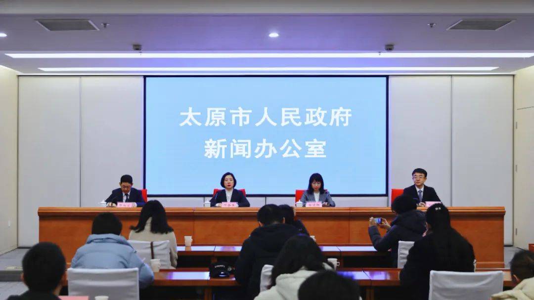 太原市委宣传部副部长,市政府新闻办主任 贺旭宏谢谢白进联同志的介绍