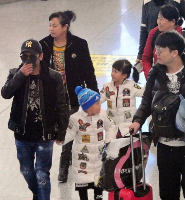 孝顺父母心疼太太,与父母同住多年,宋小宝将处理家事当成乐趣_因为_小