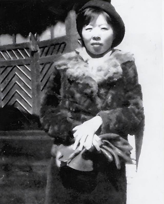 萧红:好友曾评价她看起来就不太长寿,这是为何?_萧军_男人_汪恩甲