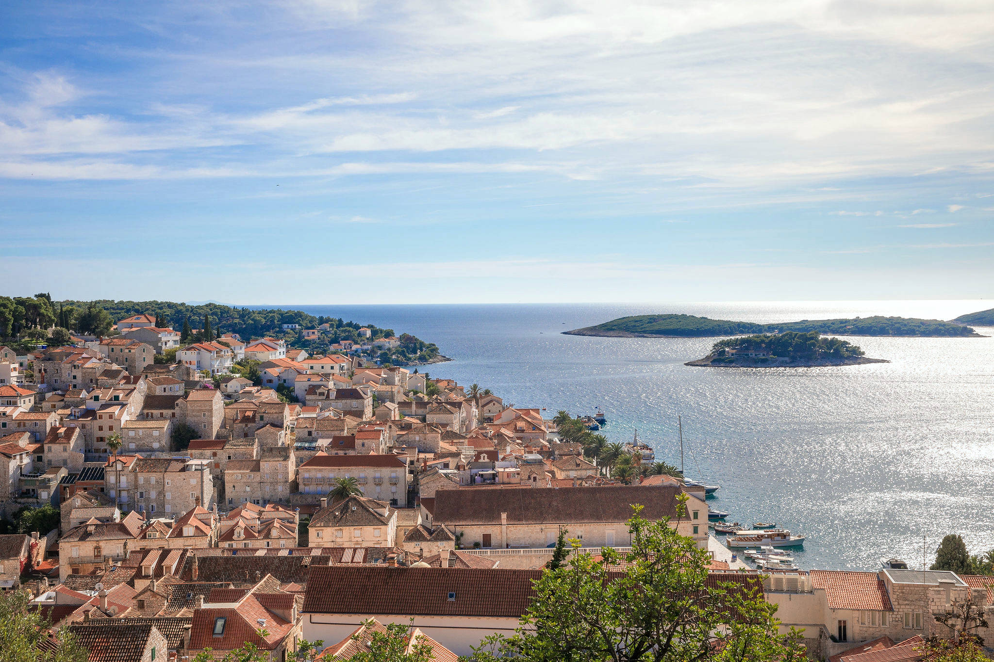 探寻红猪拍摄地,领略自然风光