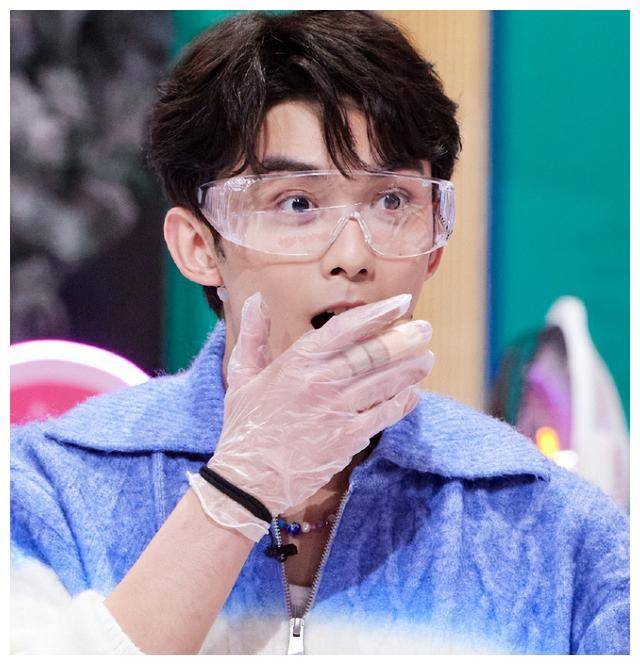 《星期六》一期夺冠,神级大将团队助力,更搞笑角色惊喜登场_吴磊_问题