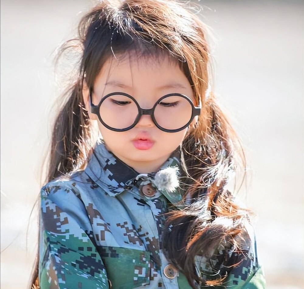 "阿拉蕾"崔雅涵因"爸爸去哪儿"一夜走红后,手头的