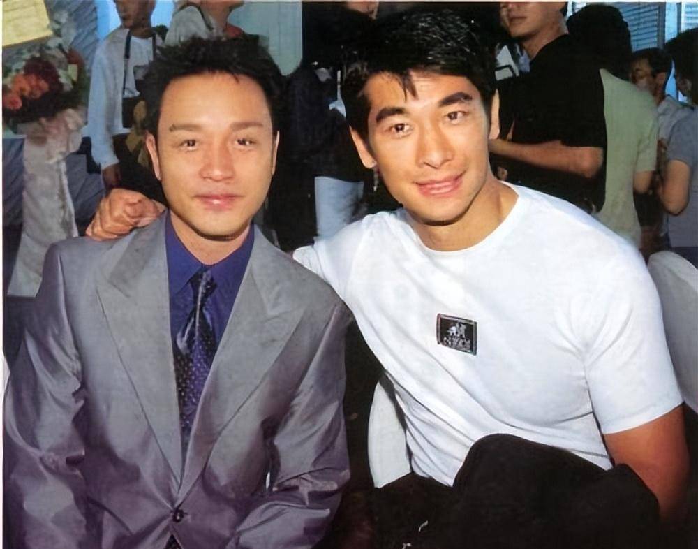 张国荣看赵文卓身体素质这么好,身材也很棒,提出让他当自己的健身教练