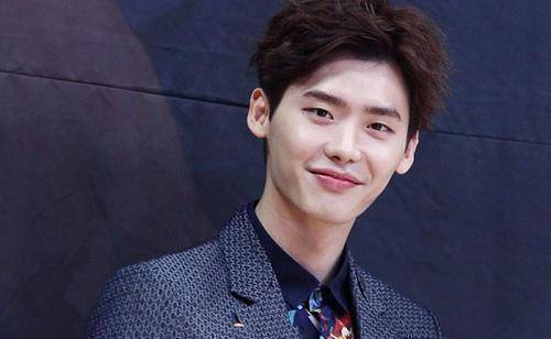 距离李钟硕退伍还有一个多月的时间,但粉丝们已经开始期待偶像回归后