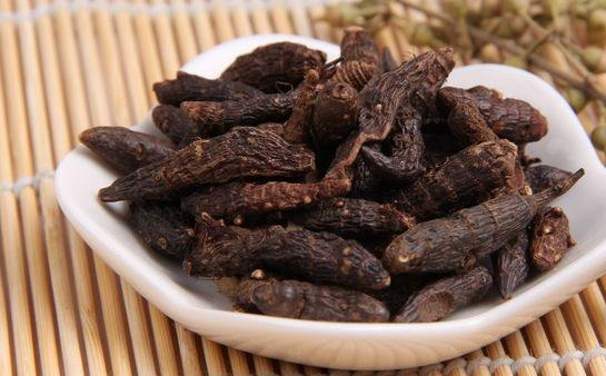 被人忽略的一味良药,田间常见,可调经止痛,誉为"女科之主帅"_香附子