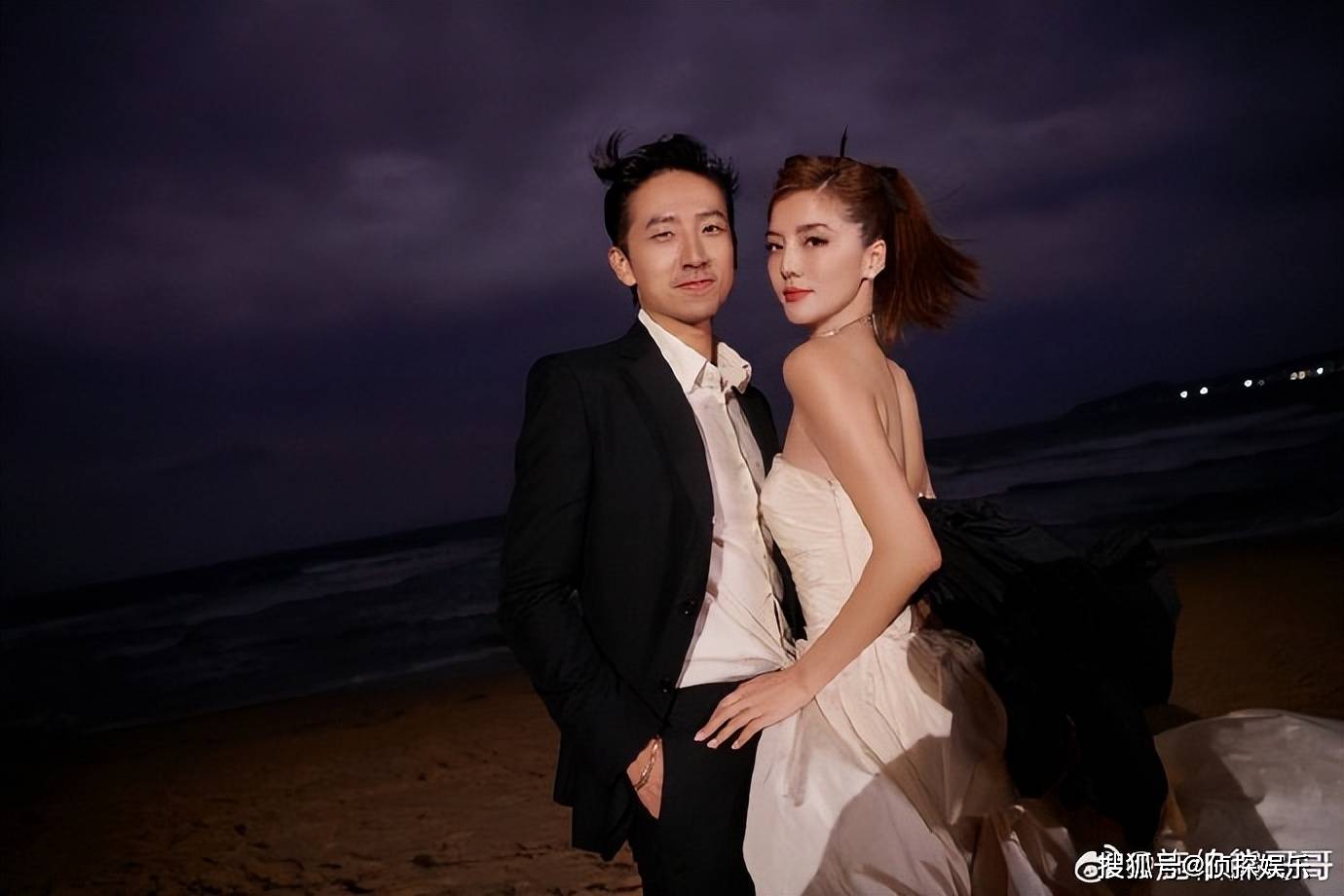 吴千语与富三代老公合体登封,夫妻俩花式秀婚戒,结婚后更恩爱了