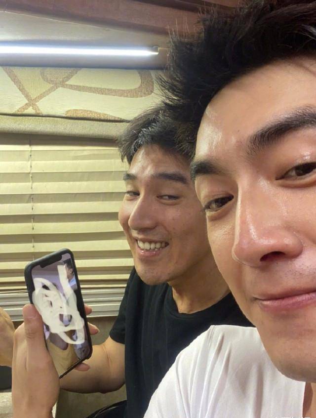 林更新高情商回应单身梗_网友_吐槽_老婆