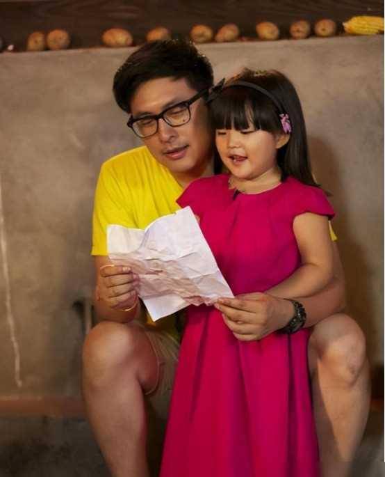 最后,让我们来看看曹格的女儿grace.