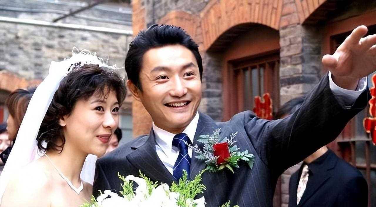 妈妈是演员,老公是银行高管,她本不该为钱发愁,甘愿从底层做起_海清