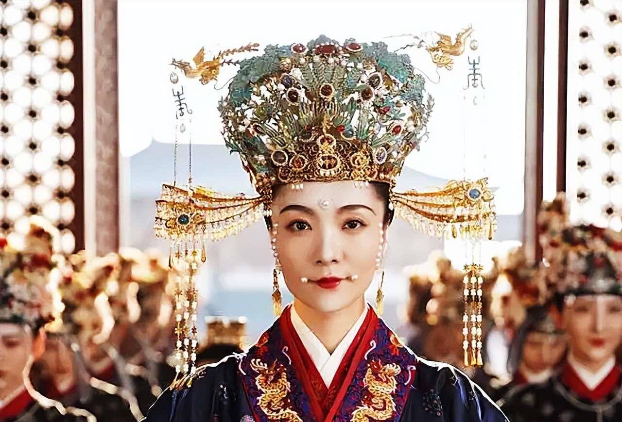 她是千古女子第一人,行事温和却政绩斐然,临终前穿