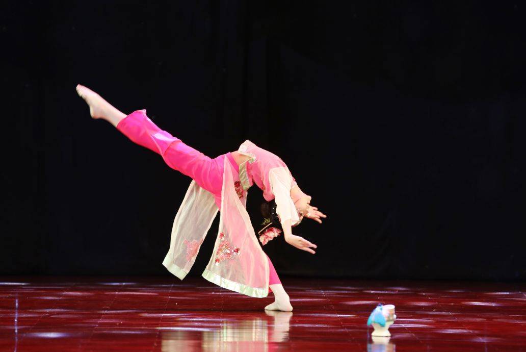 舞蹈请优先（请你跳舞幼儿舞蹈） 舞蹈请优先（请你舞蹈
幼儿舞蹈）《请你跳舞幼儿舞蹈》 舞蹈科普