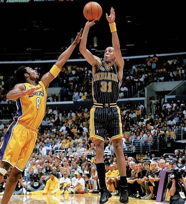 雷吉米勒绝杀乔丹,封神之战奠定职业生涯巅峰