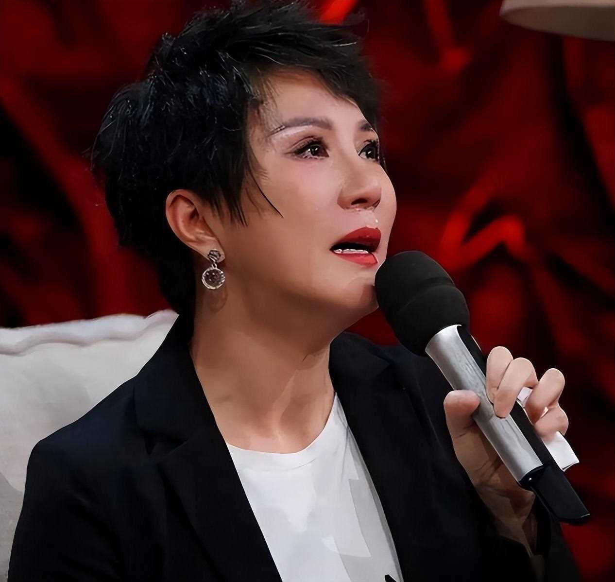 最近,林萍在一档综艺节目上履行了这个承诺.