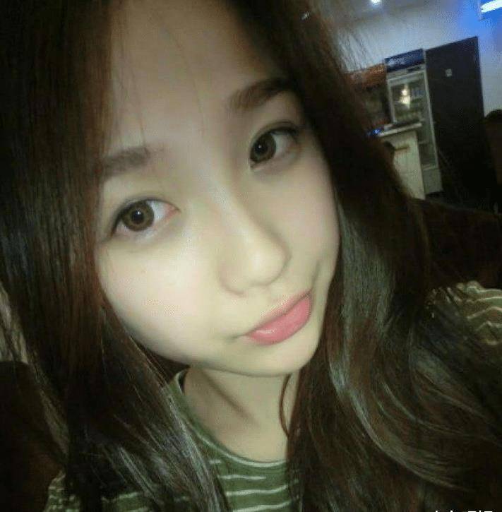 虞书欣校园时期照片被传开,放大三倍五官,"美人坯子"无疑了_模样_脸型