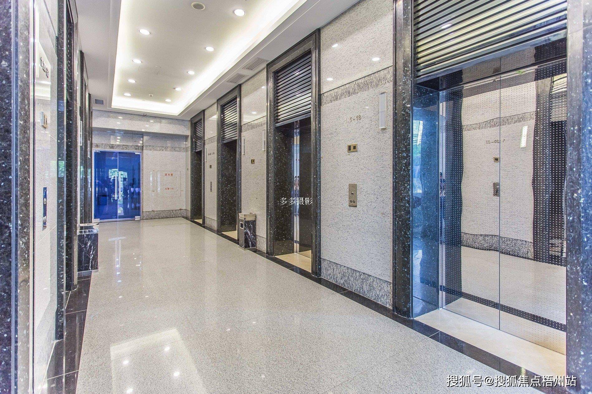 大厦名称:新天世纪商务中心,竣工日期:2014年,地理位置:广东省深凼行