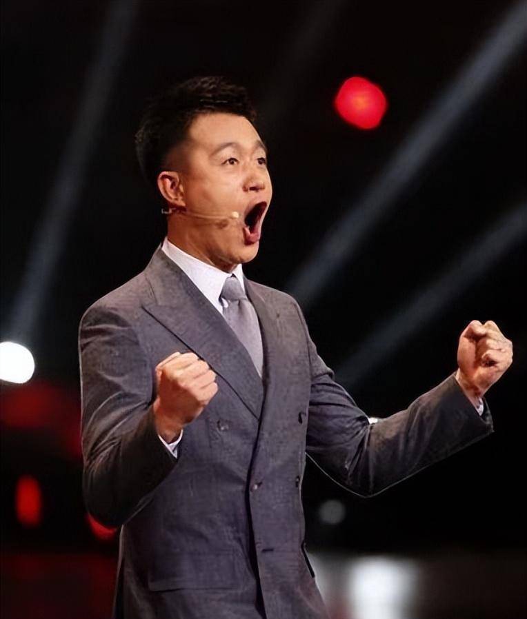 "过气男星"佟大为:照顾植物人父亲三十年,把妻子关悦