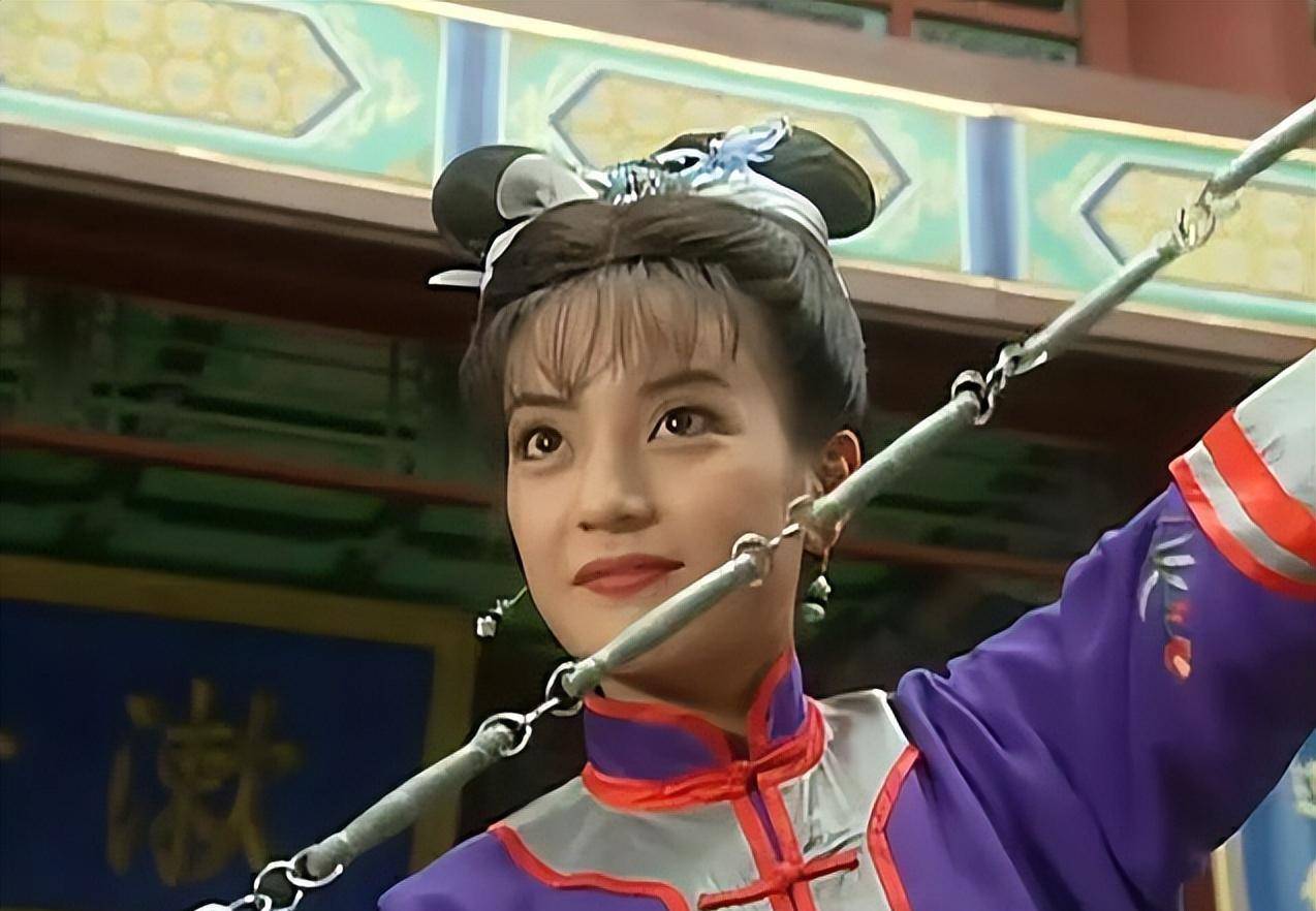 还珠格格:紫薇认亲时为什么都认为她是假格格,却从不怀疑小燕子_宫廷