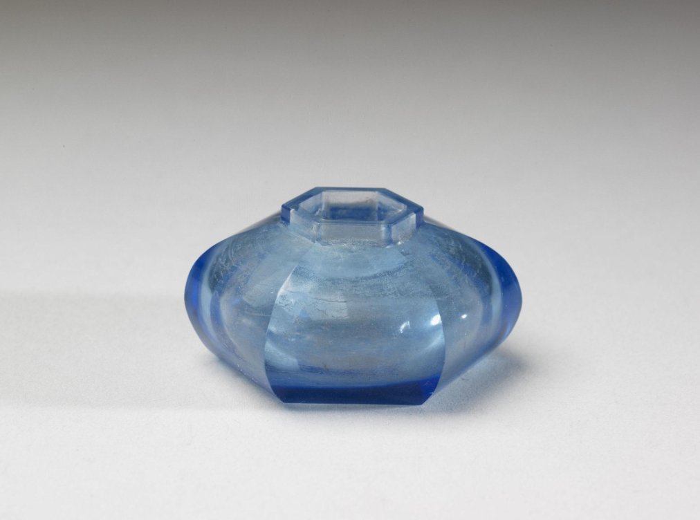 清朝:是古代玻璃制造的鼎盛时期,从鼻烟壶的起源史能