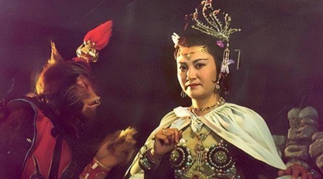 除此之外,还有一种说法是白骨精是黄袍怪的妻子.