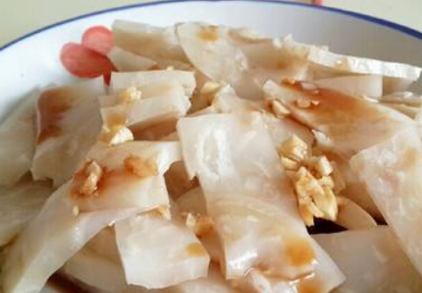 熬猪皮冻时,牢记这3点技巧,皮冻晶莹剔透无腥味【附上:猪皮冻家常做法