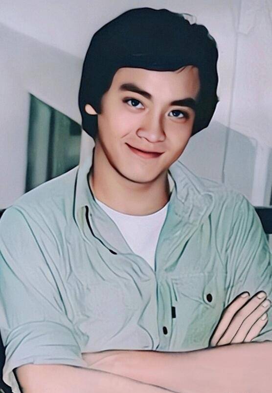 分手周润发前妻,情断张曼玉,最后尔冬升的"薄情"又害了罗晓文_余安安