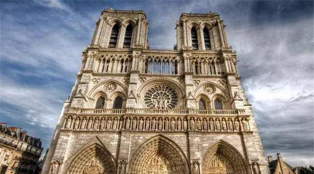 《巴黎圣母院》克洛德:善良与邪恶兼具的双重性格__一