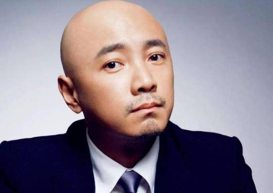 余男斩获8个影后,却被章子怡问是谁,徐峥霸气回怼,咋回事?