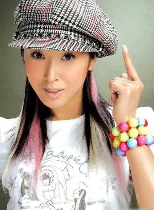 歌手孙悦隐退8年,本人回应为了家庭隐退