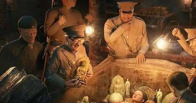 孙殿英进东陵盗宝,为何第一时间抢走慈禧的裤子?