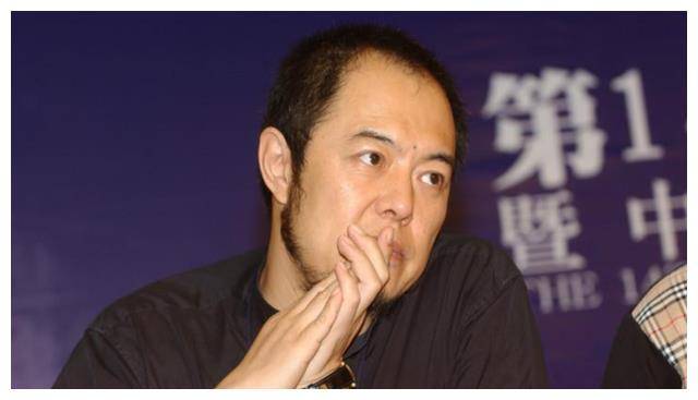 66岁张铁林悲惨命运: 坐轮椅活成"大笑话"_晚年生活_思考_影响