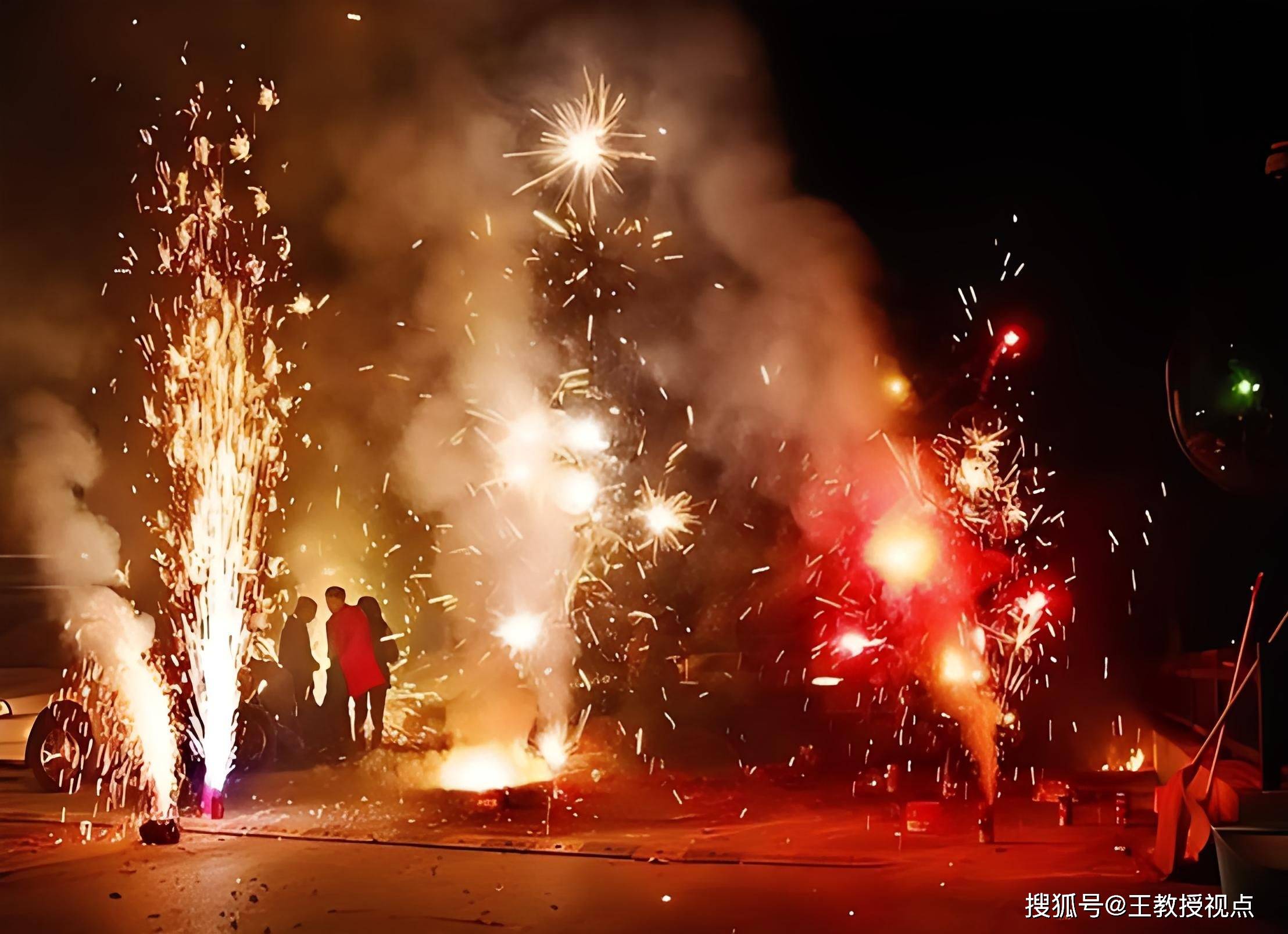 甩鞭鞭炮图片