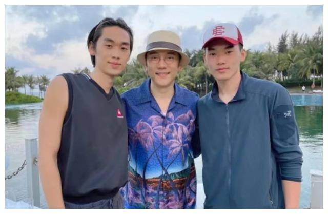 林依轮借两段婚姻成功成千万富翁:前妻助他成名,现任带来财富_黄琏