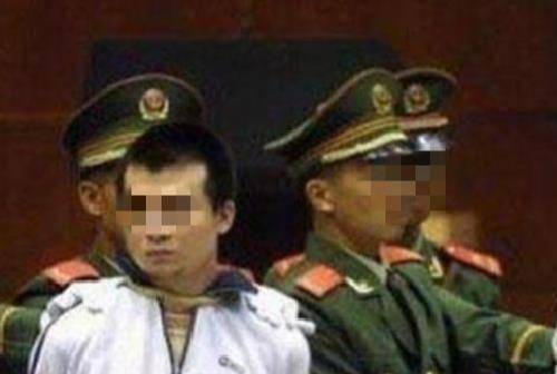 1998年,学校有实习需求,刘冬梅被分配到了广州一家公司,而王琅则去了