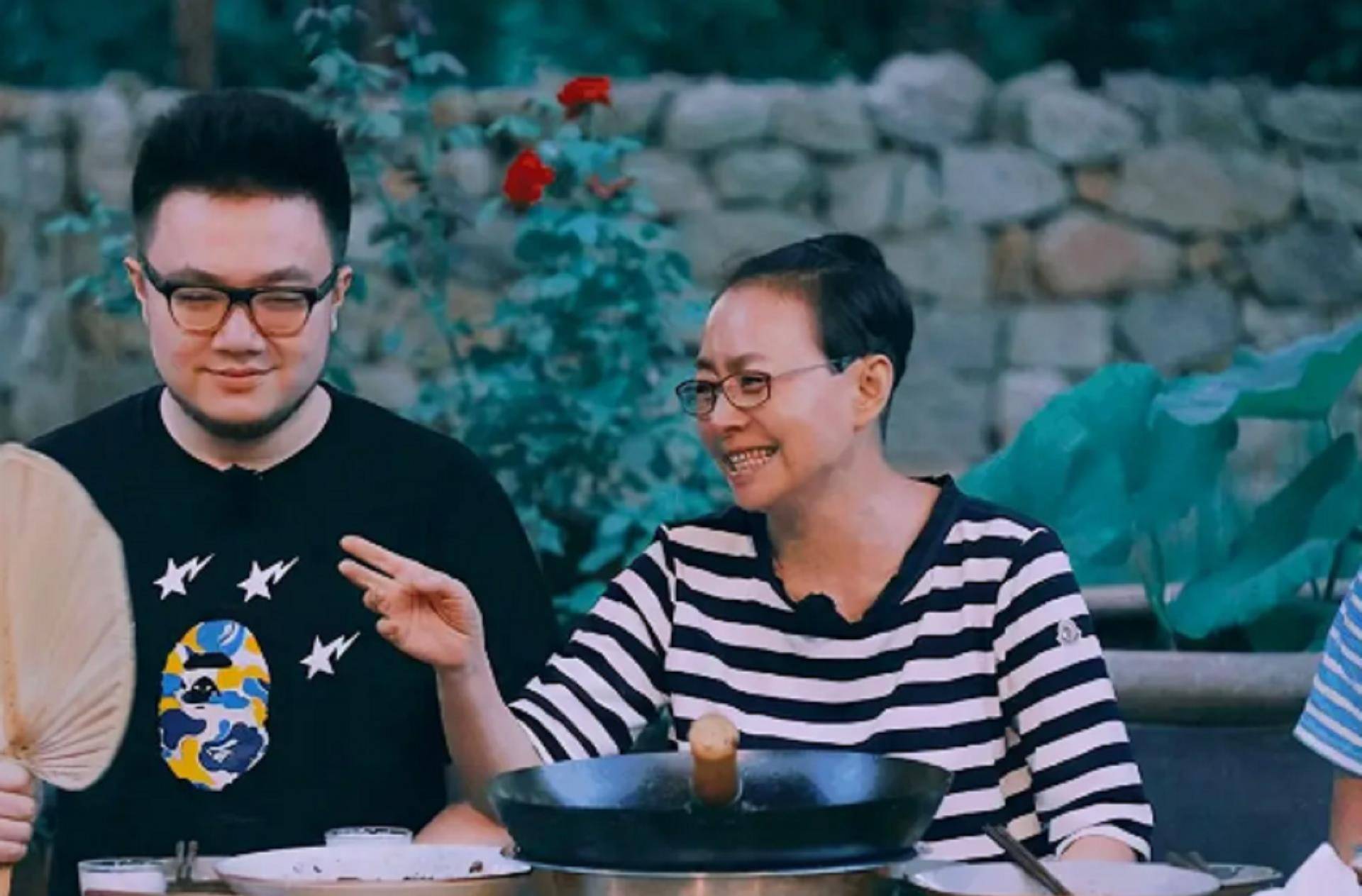 8位被强捧不红的星二代,颜值演技尴尬,最后一名两个带