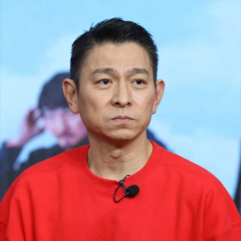 郭富城终于像58岁的老人,因休息不足导致病痛缠身,缺席电影宣