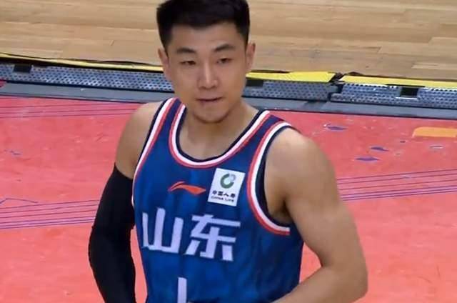 首先,高诗岩是一名防守悍将,但不是场上的出色指挥官.