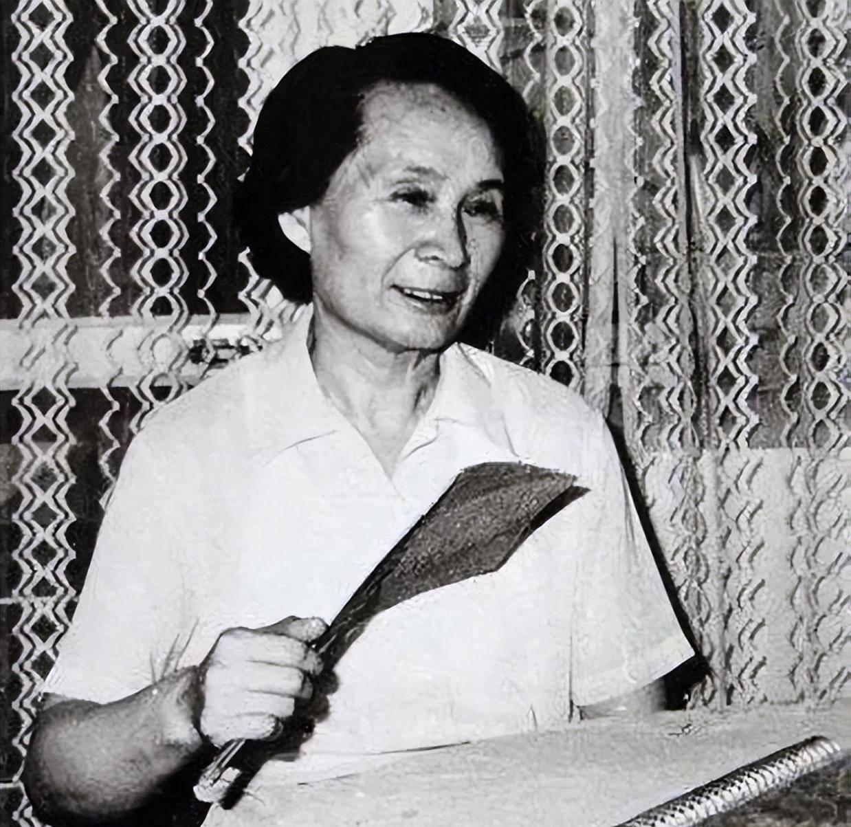 1967年溥仪去世后,入葬商业公墓,李淑贤想合葬为何被皇族踢出?