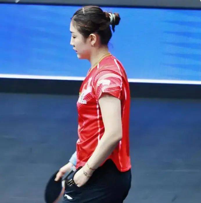 同时,在这一次的调整中,国乒也是再次尝试让陈梦去参加女双的比赛,这