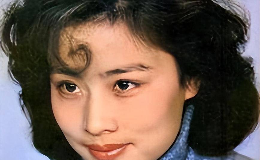 随着婚姻的失败,赵娜决定远离演艺圈,投身商业.