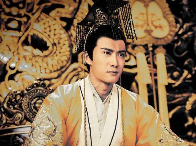 陈叔宝在即位后,每天不思朝政,三天打鱼两天晒网,不会动身上朝,更