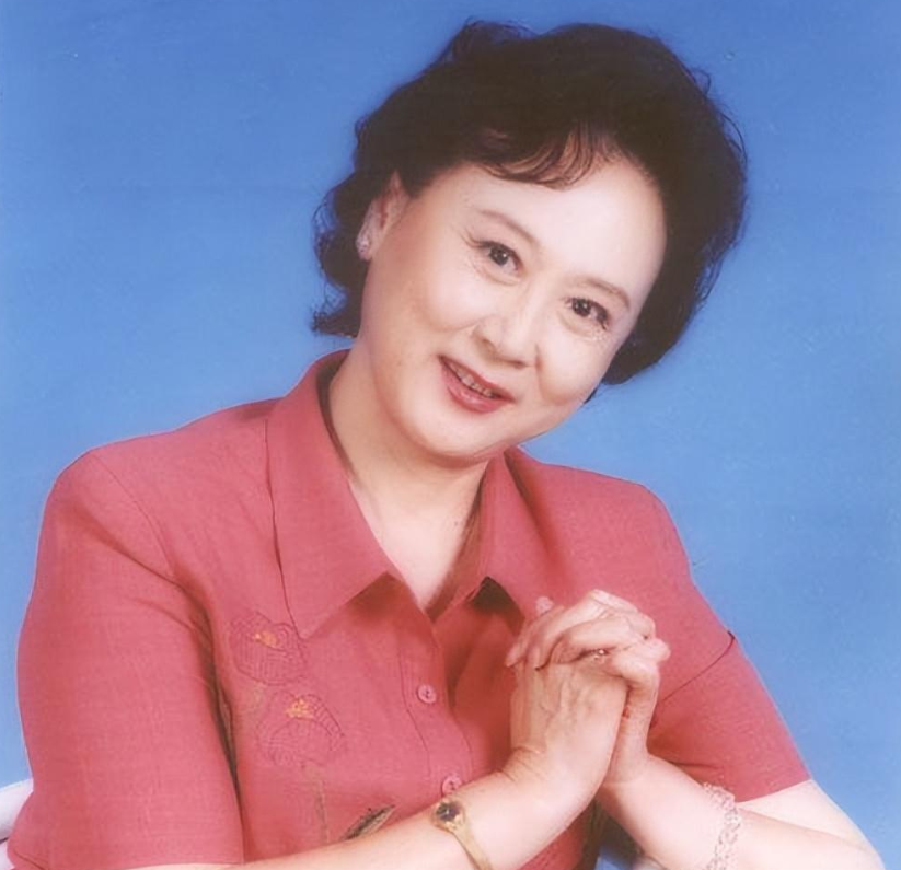 《红灯记》李铁梅,从结婚到丈夫去世,仅4个月,82岁近况如何