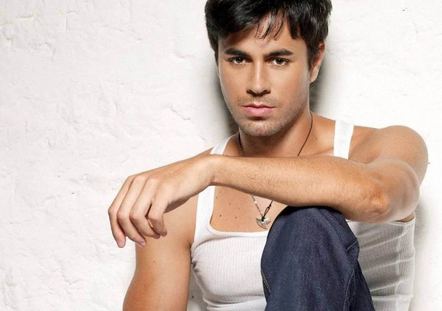 不刮胡子:很多男性有这样的一种感觉,那就是留胡子会显得自己更有男人