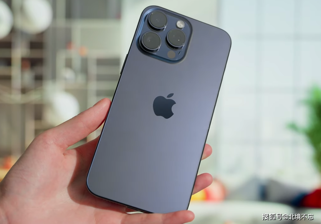 具体的配置方面,iphone15promax采用了最新a17pro芯片,这是业内应用