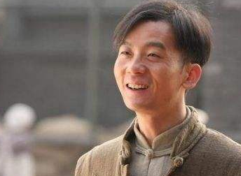 很少有人看过电影版的《活着》,在我的记忆之中,《福贵》这部电视剧