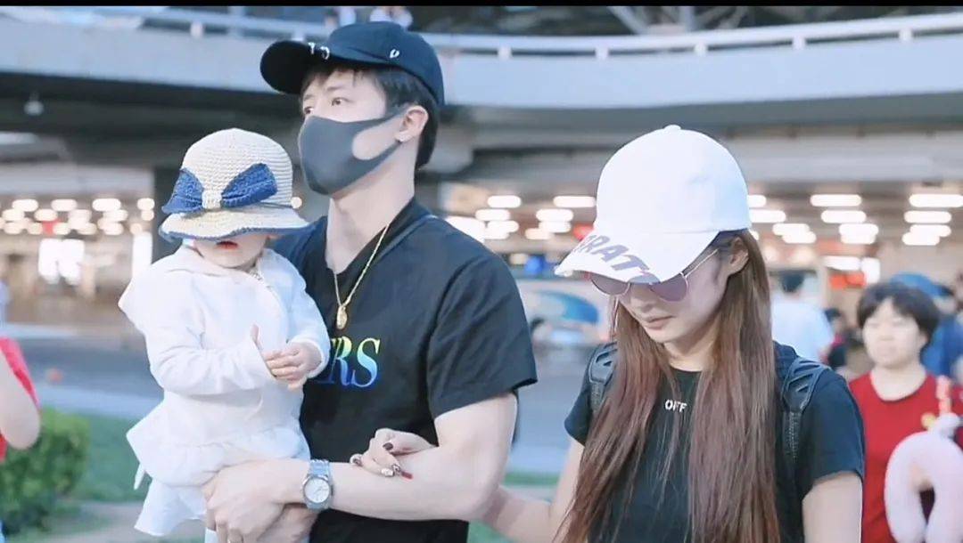 还记得付辛博和颖儿的女儿吗?她今年6岁啦!_月亮_孩子_爸爸