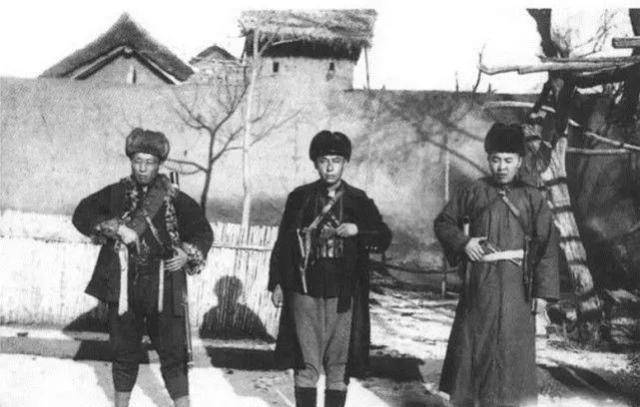 1932年,一个中国东北土匪神了,一招玩弄了英日两列强_张海天_日军